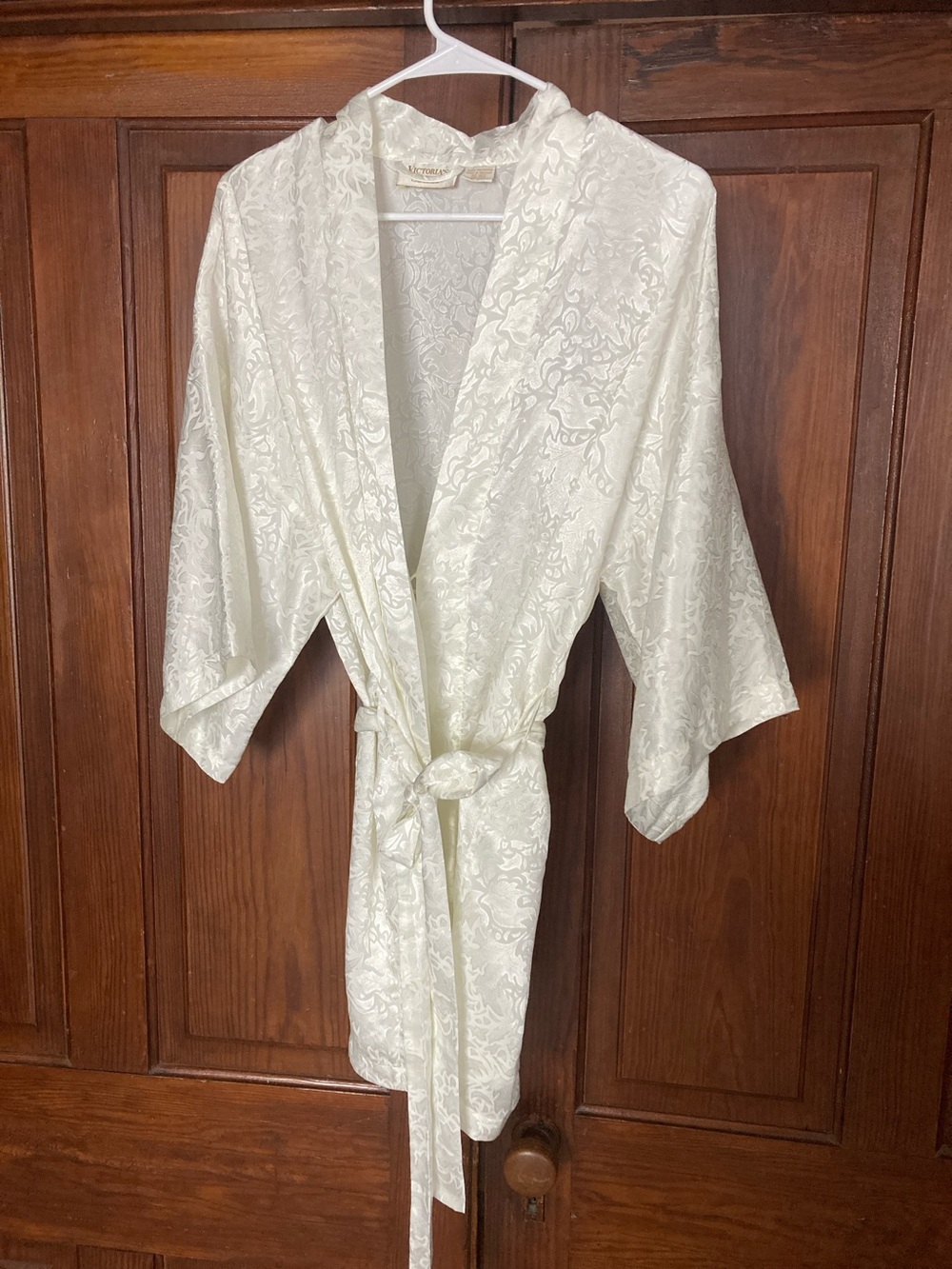 Victoria's Secret Vintage Gold Label Ivory Floral Satin Kimono Robe